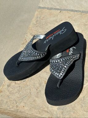 Skechers Black Rhinestone Thong Sandals with Silver Accents